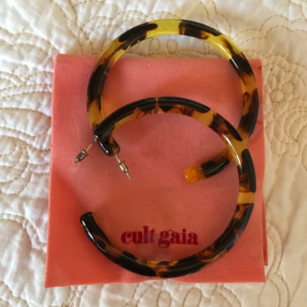 Cult Gaia/Extra Large Tortoise Hoop Earrings